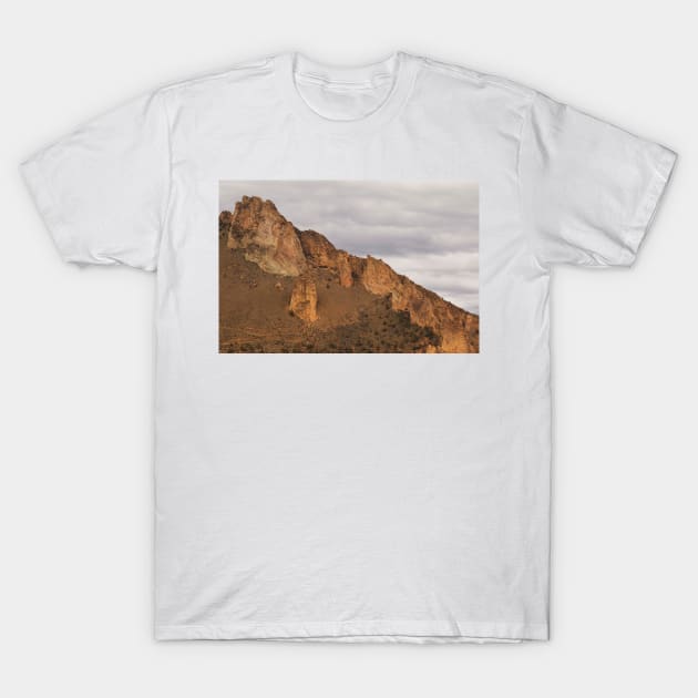 The Different Faces Of Smith Rock - 1 © T-Shirt by PrinceJohn